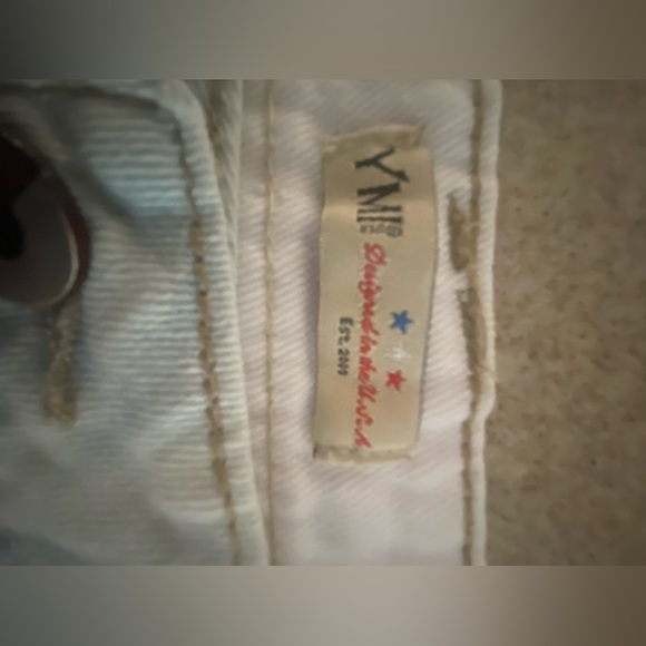 Women’s Denim Red & White Embroidered Jean Shorts Size 9 Perfect for 4th of July - Picture 15 of 16